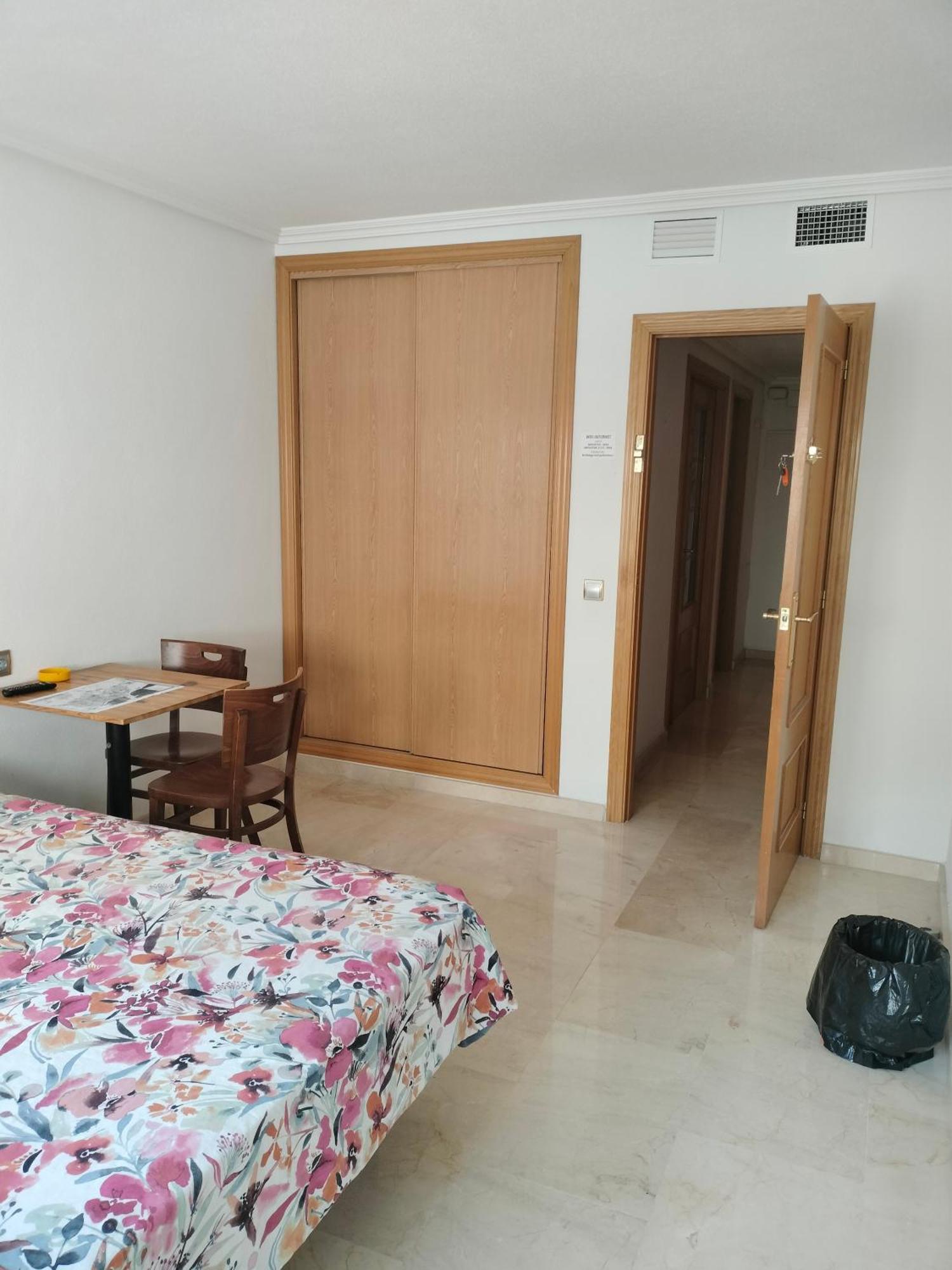 Appartement Holiday Centre Deluxe à Alicante Extérieur photo
