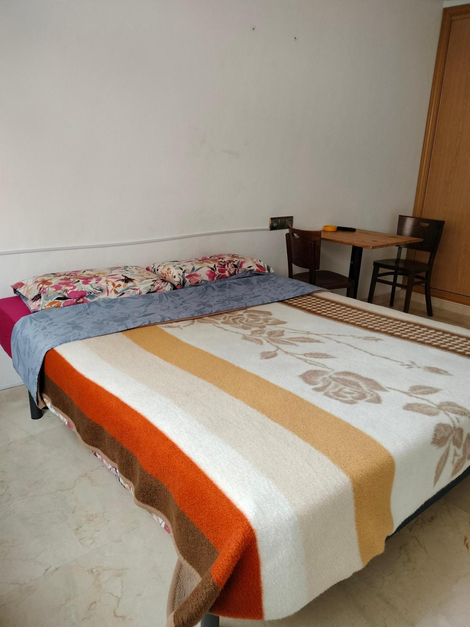 Appartement Holiday Centre Deluxe à Alicante Extérieur photo