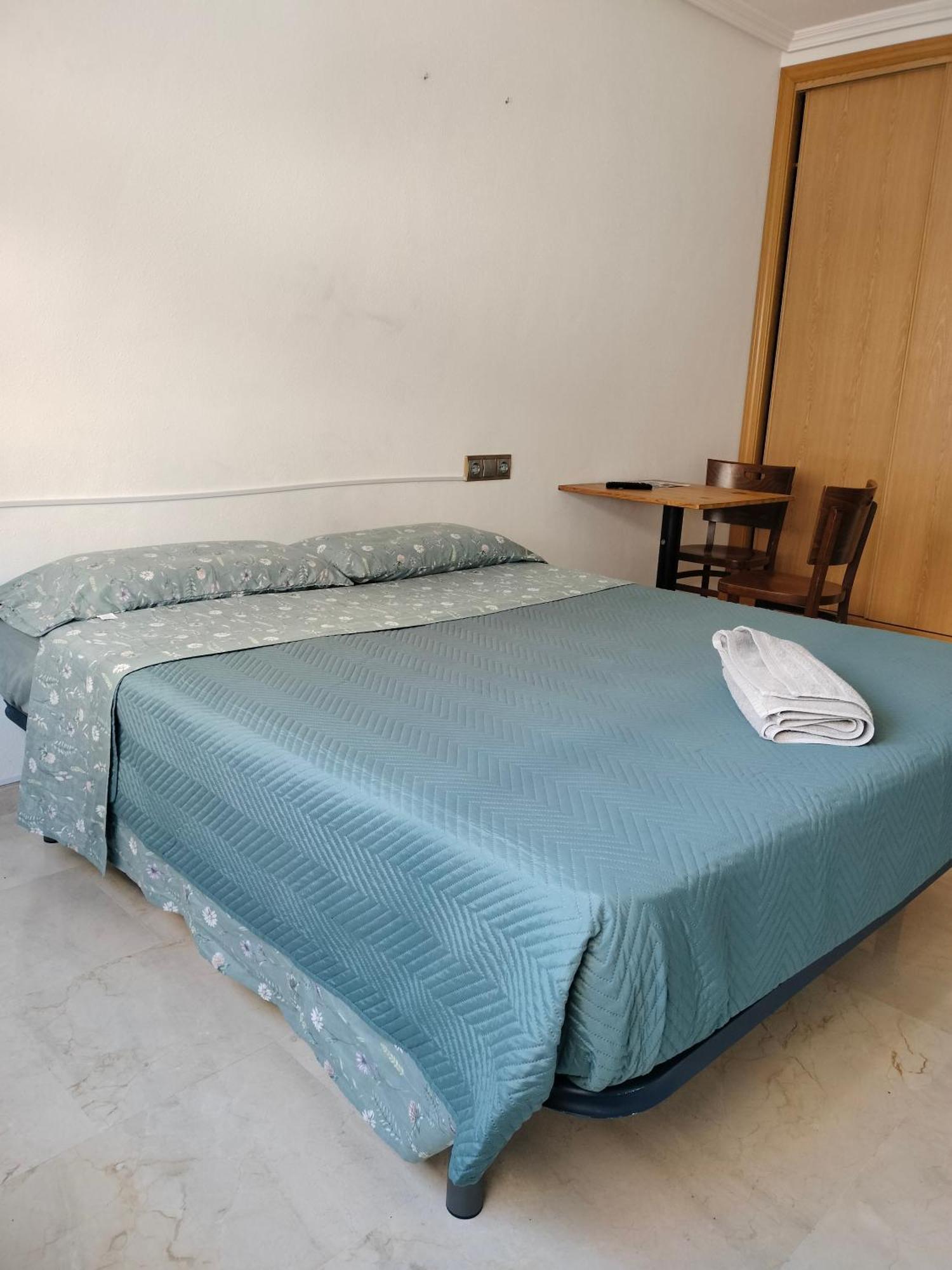 Appartement Holiday Centre Deluxe à Alicante Extérieur photo