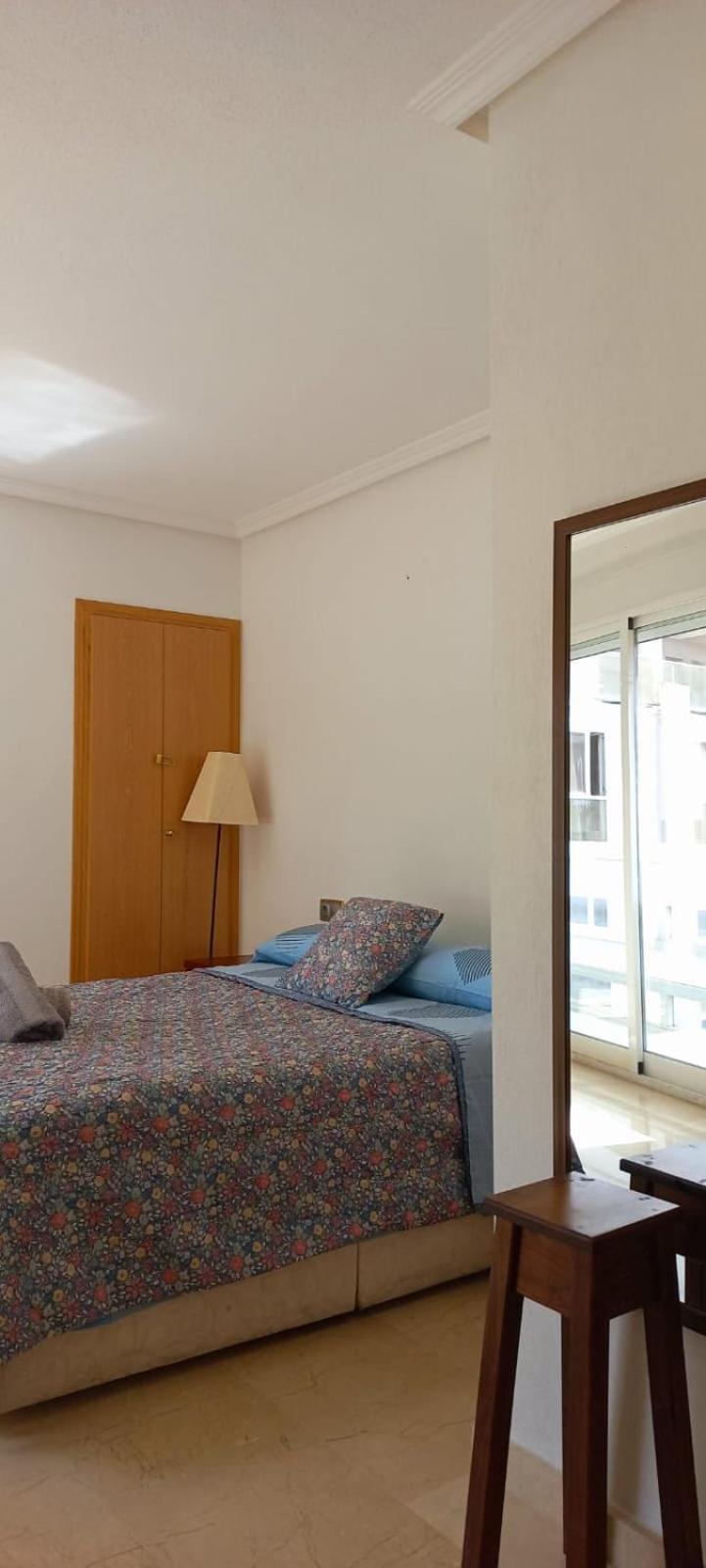 Appartement Holiday Centre Deluxe à Alicante Extérieur photo
